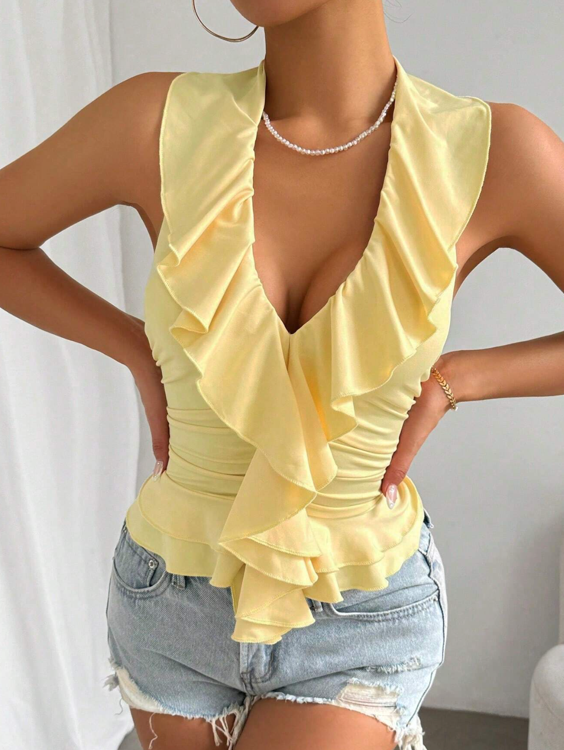 DEWI - RUFFLE HALTER NACK TANK TOP